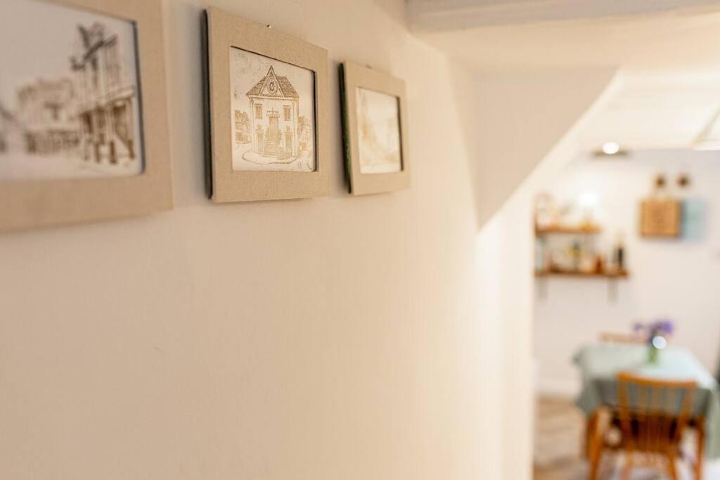 Light And Central Apartment Above Knead Bakery Tetbury Buitenkant foto